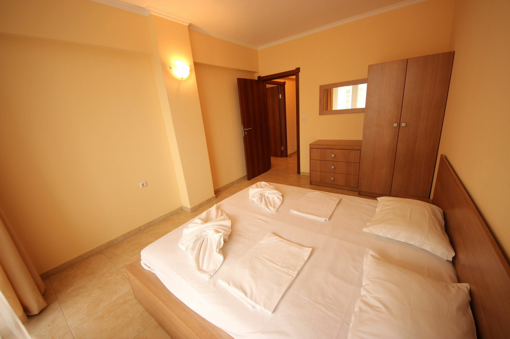 סאני ביץ' Menada Sea Regal Apartments מראה חיצוני תמונה